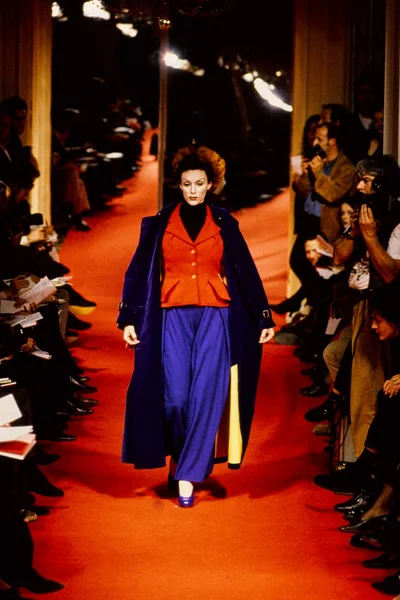 Look 18